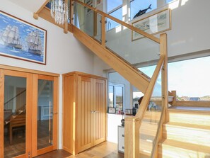 Interior - Sea Breeze (Totland Bay)