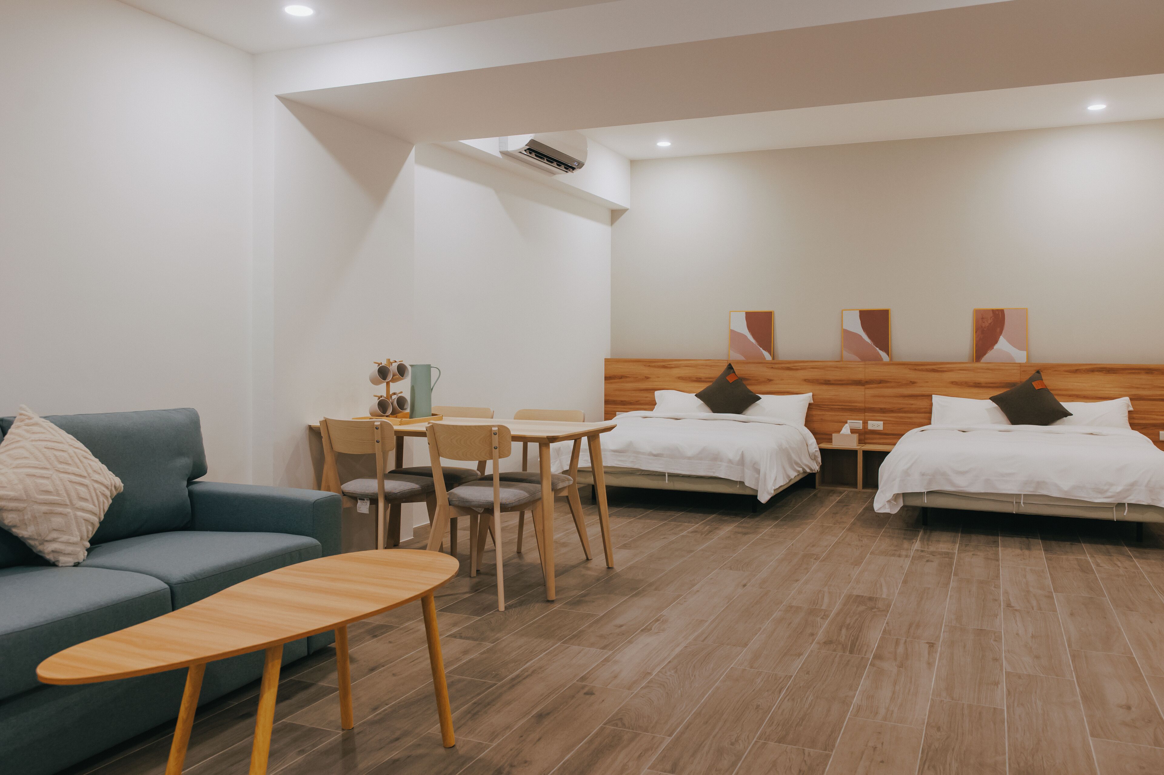 Deluxe Quadruple Room, Non Smoking | Premium bedding, free WiFi, bed sheets