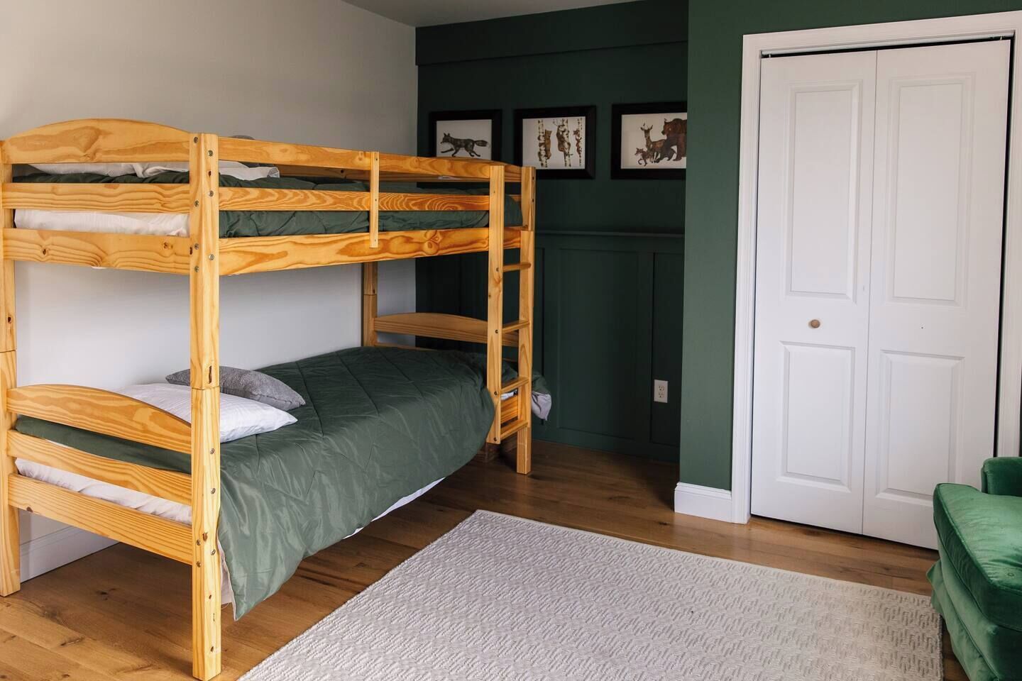 5 makuuhuonetta, työpöytä, silitysrauta/-lauta, ilmainen Wi-Fi