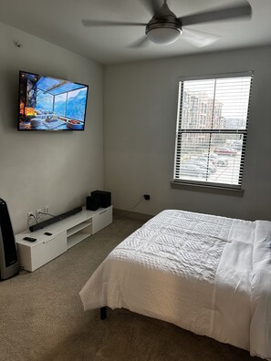 Room - Euless Quiet Getaway Near DFW Airport with Free Parking. (Colleyville)