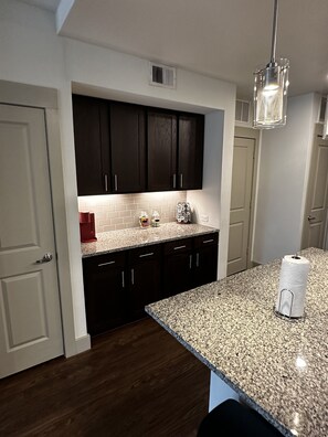 Interior - Euless Quiet Getaway Near DFW Airport with Free Parking. (Colleyville)