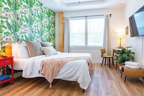 3 bedrooms, desk, iron/ironing board, WiFi