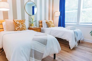 3 Schlafzimmer, Schreibtisch, Bügeleisen/Bügelbrett, Reisekinderbett