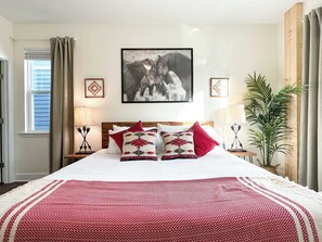 3 habitaciones, escritorio, tabla de planchar con plancha y wifi 