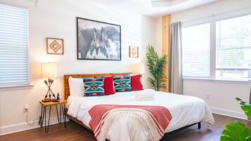 3 عدّة غرف نوم ومكتب ومكواة/لوح كي وسرير سفر