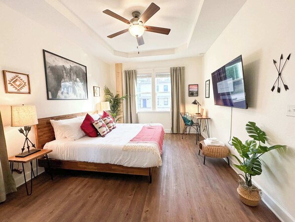 3 bedrooms, desk, iron/ironing board, travel crib