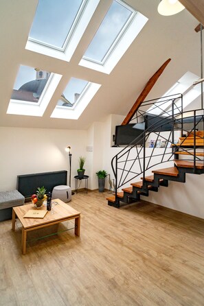 Dobbeltrom – deluxe (Number 5) | Minibar, safe på rommet, blendingsgardiner og strykejern/-brett