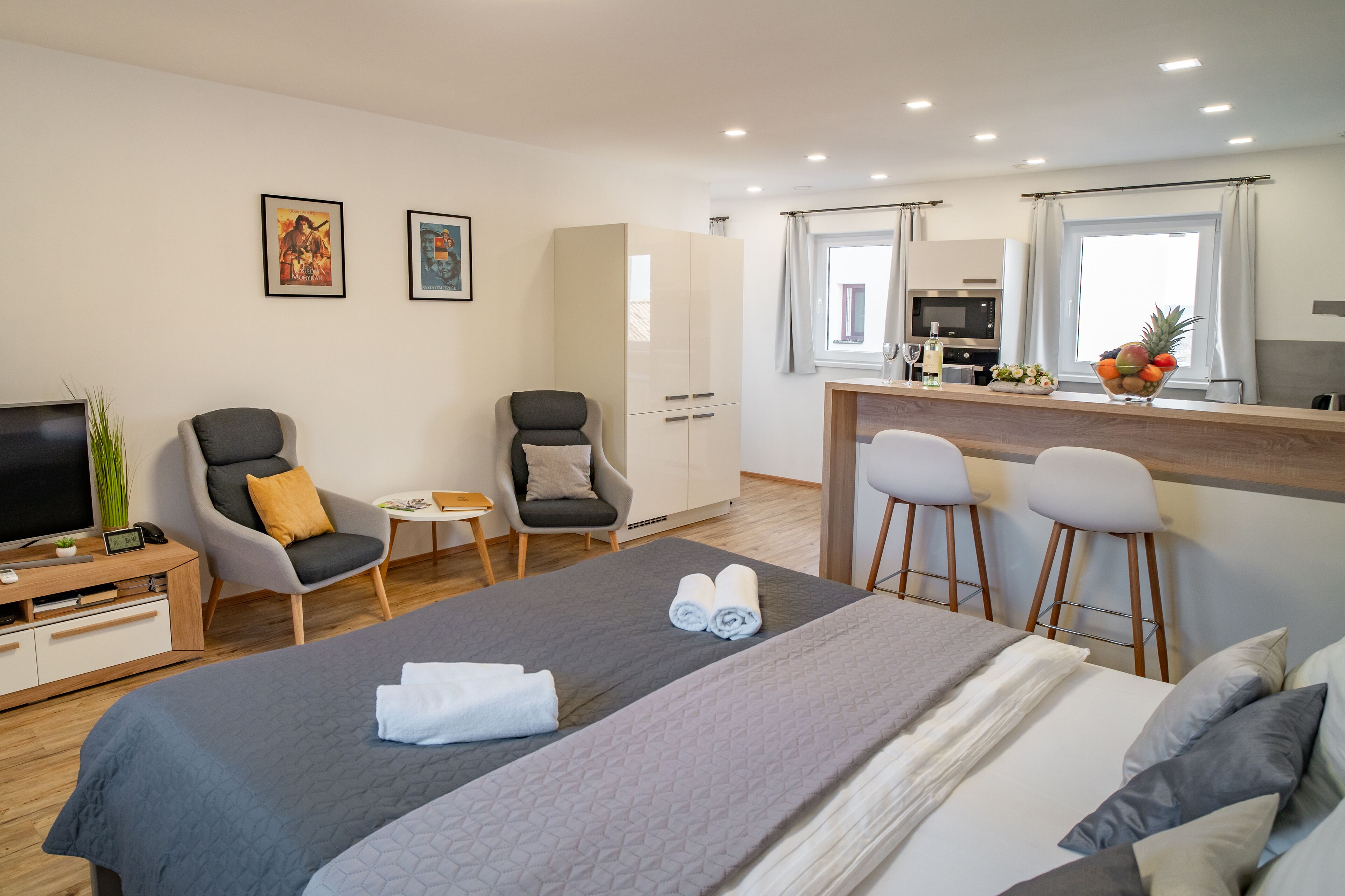 Deluxe kamer (Number 3) | Een minibar, een kluis op de kamer, verduisterende gordijnen