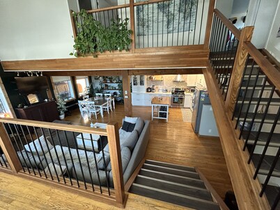 Cozy Cabin 250 steps to the beach. Family sized and puppy friendly.  STAR-04394