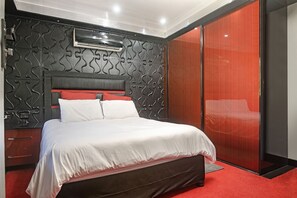 2 bedrooms, free WiFi, bed sheets - Camarque 85 - Two Bedroom Apartment, Sleeps 4 (Durban)