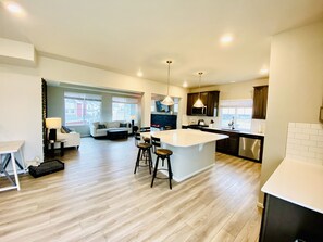 Living area - Mountain Highlands Cozy Home  (Erie)