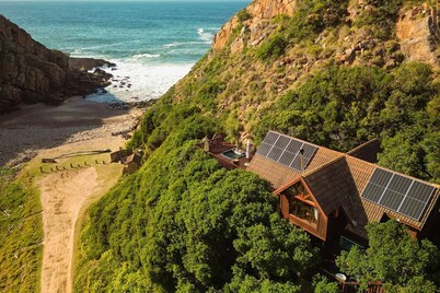 Ballots Bay Treehouse