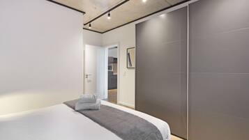 1 bedroom, WiFi (free), bed sheets