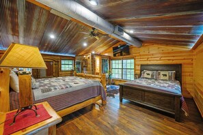 2 bedrooms, free WiFi, bed sheets - Peaceful Getaway | Hot Tub • Pet-Friendly (Broken Bow)