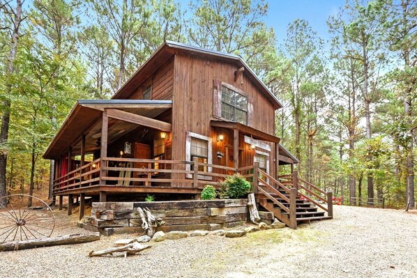 Exterior - Peaceful Getaway | Hot Tub • Pet-Friendly (Broken Bow)