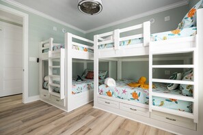 4 bedrooms, WiFi, bed sheets