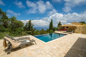 Pool - Terra villa - Two Bedroom Villa, Sleeps 4 (Apergatika)