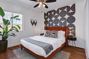6 bedrooms, desk, iron/ironing board, free WiFi