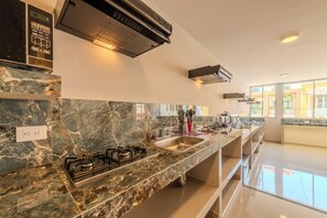 Dormitorio condiviso | Cucina condivisa | Microonde, frullatore, pentole/stoviglie/utensili, freezer