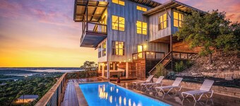 SKYHOUSE Canyon Lake: Private Pool and Lake Views
