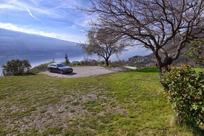 Parking - Appartamento Orizzonte by Theater Home - with marvellous lake view (Tignale)