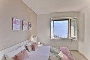 Free WiFi, bed sheets - Appartamento Alba by Theater Home - with marvellous lake view (Tignale)