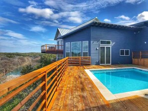 Outdoor pool, a heated pool - skyhouse Guadalupe AZUL +cliffside+private pool (New Braunfels)