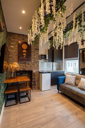 ハウス | バスルーム | 個別の浴槽とシャワー、深めの浴槽、タオル