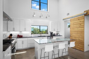 Køleskab, mikrobølgeovn, ovn, opvaskemaskine