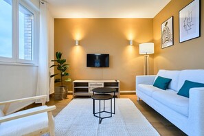 TV - 3-bedroom apartment near the metro with parking (Tourcoing)