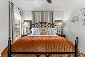 2 soverom, strykejern/-brett, wi-fi (inkludert) og sengetøy