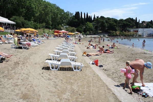 Apartment | Beach - 2-bdr apt With Shared Garden, 3 min Walk to Beach (Split)