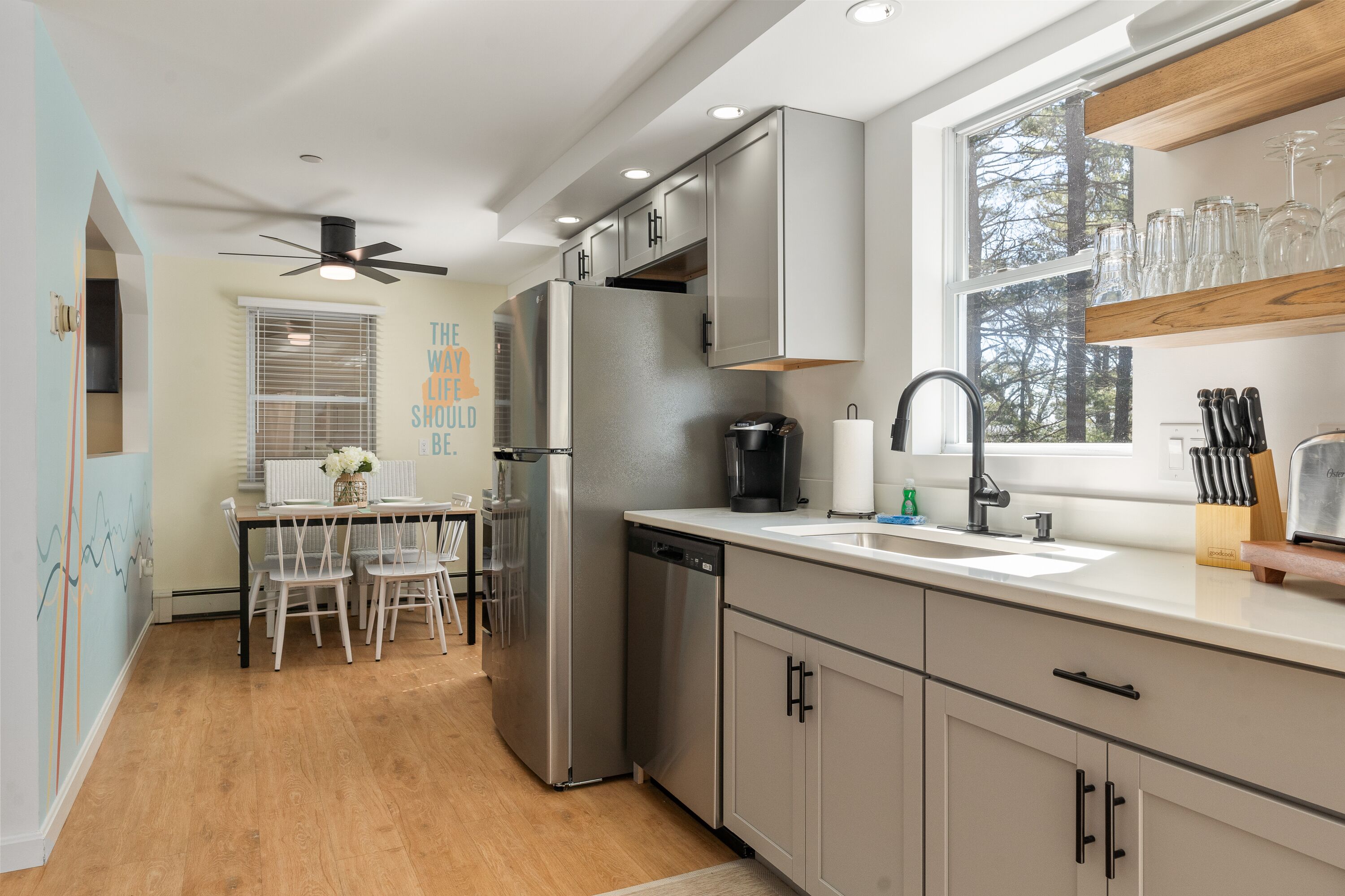 2BR Cozy Retreat, Near Beach, Parking