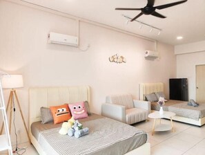 1 bedroom, bed sheets