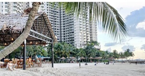 beach bar/seaview/4-13pax/CIQ 5MINS/Johor Bahru