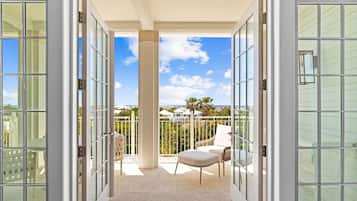 Club Room (B-Club Residence 302) | Terrace/patio