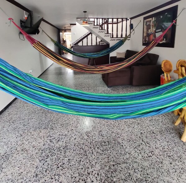 Dormitório compartilhado econômico, em dormitório misto | Frigobar, Wi-Fi de cortesia, roupa de cama