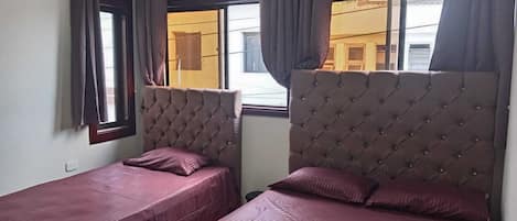 Literie hypoallergénique, minibar, ameublement unique