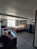 Ropa de cama hipoalergénica, minibar, muebles diferentes y wifi gratis 