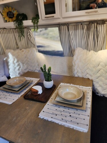 Unplug  and Relax under the stars in a unique Private Airstream on 4 acres-ranch