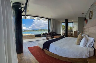 Deluxe Room | Premium bedding, down comforters, minibar, in-room safe