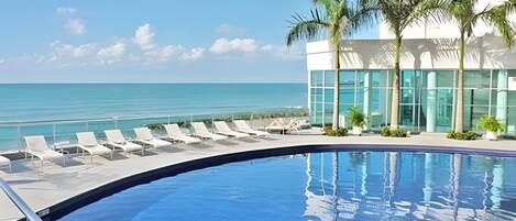 Luxury Apartment | Pool | 2 outdoor pools