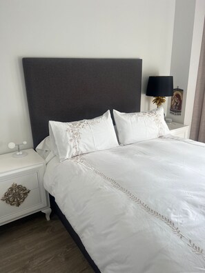 2 Schlafzimmer, Bügeleisen/Bügelbrett, kostenloses WLAN, Bettwäsche