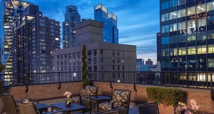 1 Bedroom suite in the heart of Manhattan sleeps 4