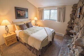 3 habitaciones, caja de seguridad en la habitación y escritorio