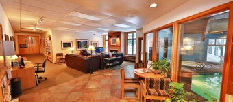 Spacious 3Bed condo 5 min from Winter Park, walk 2 Town & steps from bus stop!