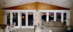 Smart TV - Water Front 3B/3B Short Walk to the Beach (Surf City)