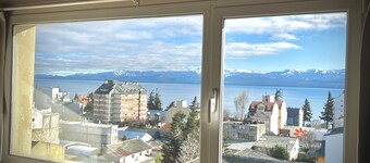 巴里洛切市中心美麗公寓，壯麗湖景 JF1 by Apartments Bariloche