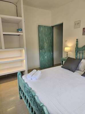 2 quartos, ferros/tábuas de passar roupa, Wi-Fi, roupa de cama