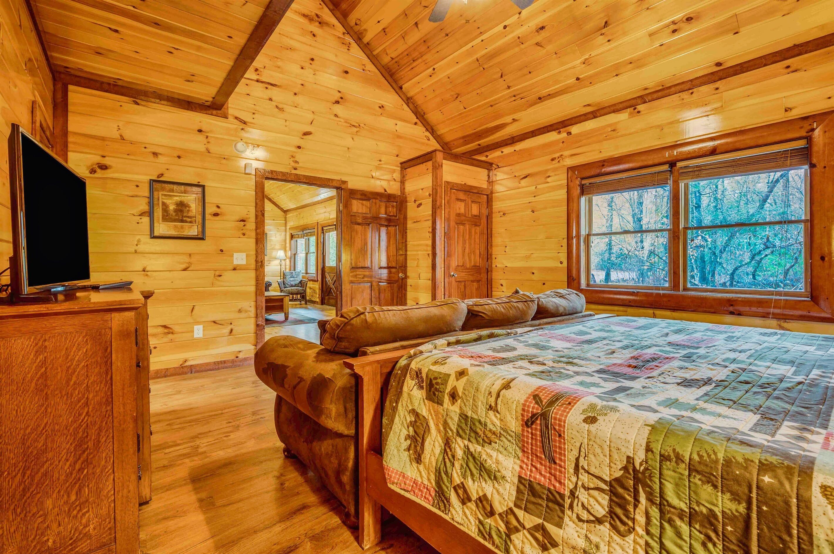 5 makuuhuonetta, ilmainen Wi-Fi, vuodevaatteet